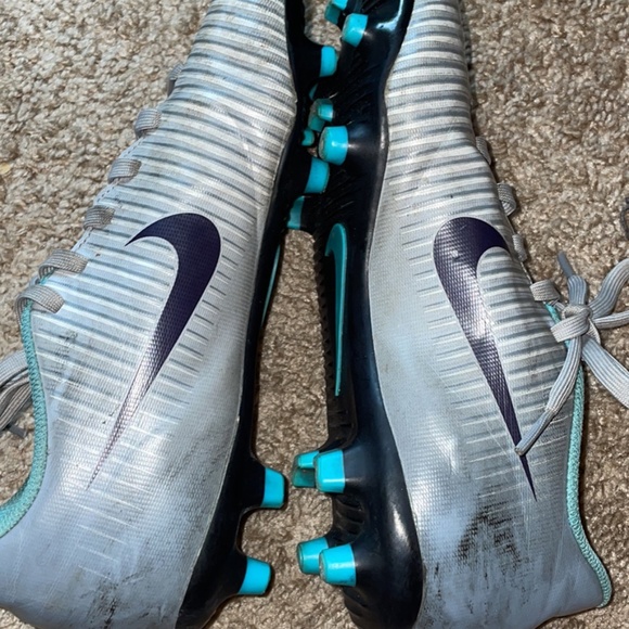 Nike mercurial Cleats - Picture 3 of 3